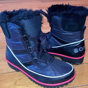 Sorel snow boot ladies 7.5 black GREAT condition
